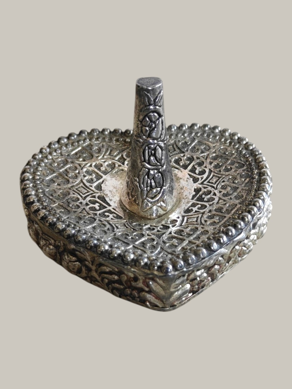 Ornate Heart-Shaped Silver Tone Ring Holder